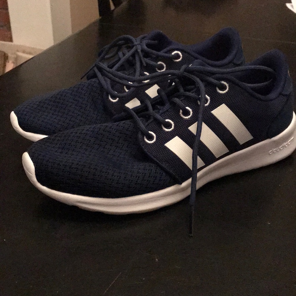 Adidas sneaker— navy blue